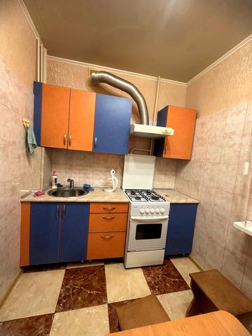 Металургів просп., 18