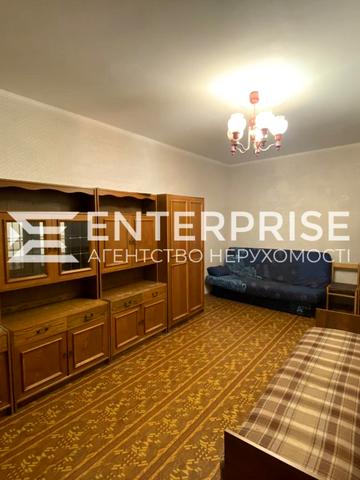 Бахмацька вул., 10