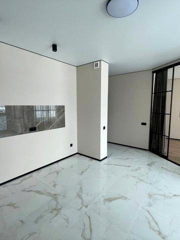 Лесі Українки вул., (Будинок 5)