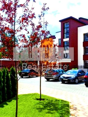 Прорізна вул., 1