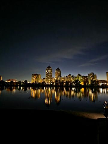 Володимира Івасюка просп. (Героїв Сталінграду), 12-Є