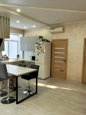 Соборний просп. (Леніна), 230