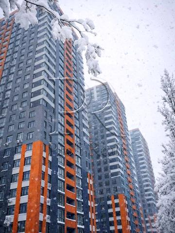 Миколи Гулака вул., 4