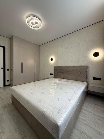 Сімейна вул., 6