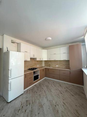 Гетьманська вул., 1