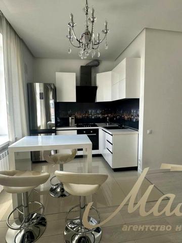 Велика Васильківська вул. (Червоноармійська), 58