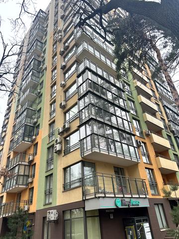 Анатолія Петрицького вул., 17