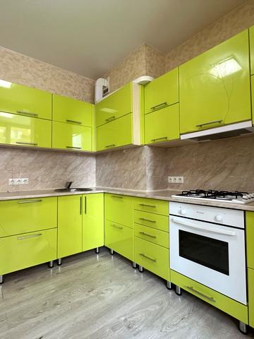 Братська вул., 24