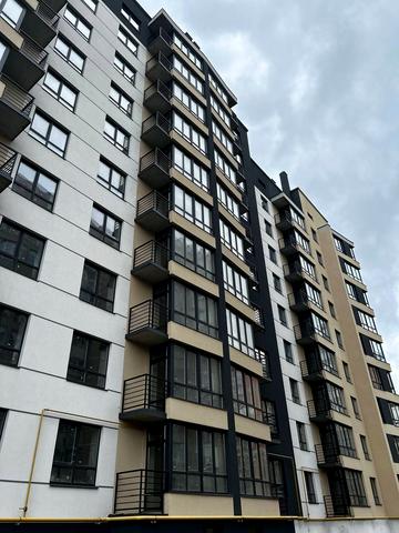 Зарічанська вул., (Будинок)