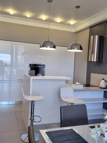 Гната Хоткевича вул. (Червоногвардійська), 10