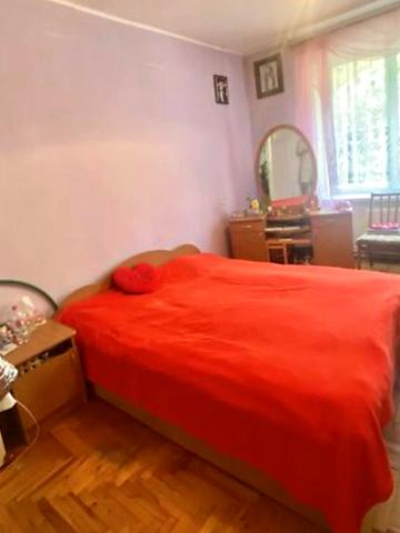 Івана Франка вул., 10