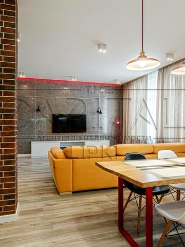 Андрія Верхогляда вул. (Михайла Драгомирова), 15