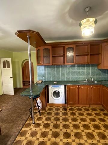 Таджицька вул., 7