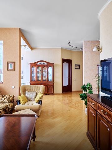 Дмитрівська вул., 13-А