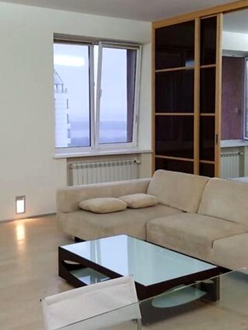 Сімферопольська вул., 11