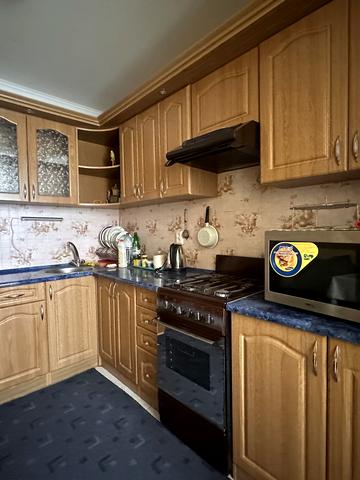 Пасічна вул., 22