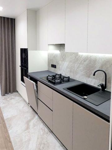 Героїв Миколаєва вул., (Будинок 6)