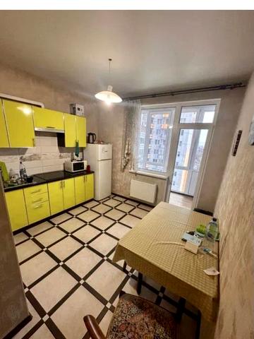 Середньофонтанська вул., 35