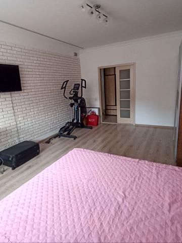 Мирна вул., (Будинок 1)