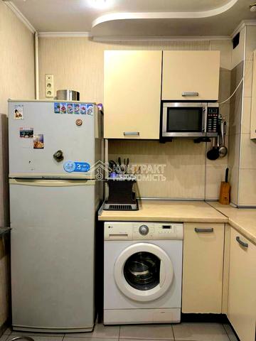 Валентинівська вул., 3