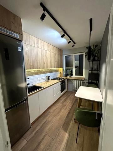 Набережна Перемоги вул., 48