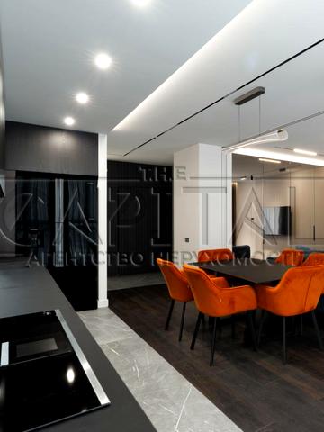 Микільсько-Слобідська вул., 8