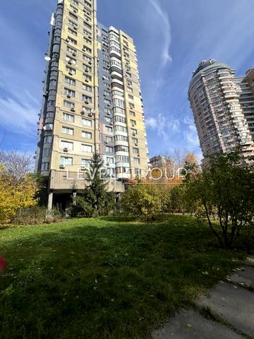 Старонаводницька вул., 4