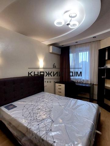 Голосіївська вул., 13