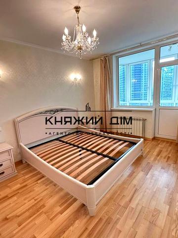 Єлизавети Чавдар вул., 1