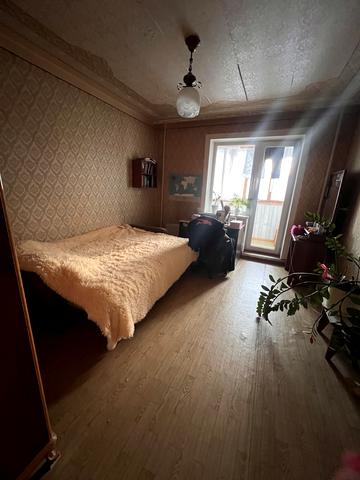 Милославська вул., 35