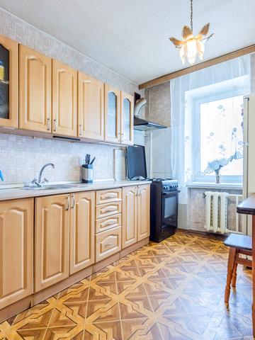 Верховинна вул., 18