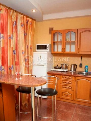 Миколи Міхновського бульв. (Дружби народів), 25