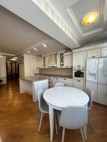 Володимира Івасюка просп. (Героїв Сталінграду), 53-Б