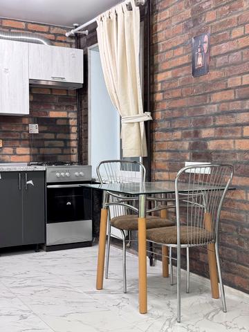 Євгена Тельнова вул., 8 к1