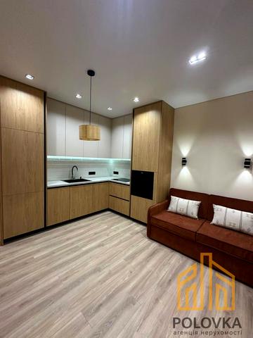 Загорська вул., (Будинок 1)