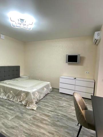 Микільсько-Слобідська вул., (Будинок 28)