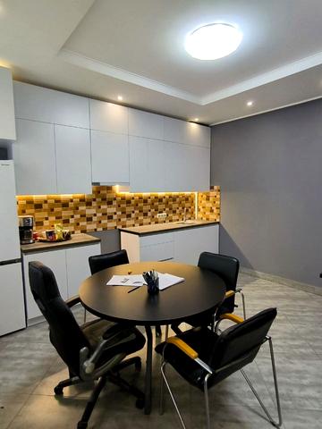 Академіка Заболотного вул., 85