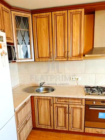 Теплична вул., 42