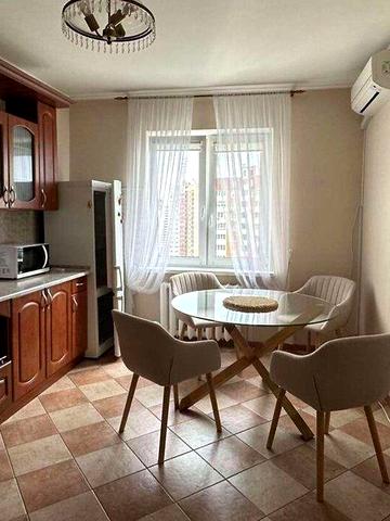 Урлівська вул., 17