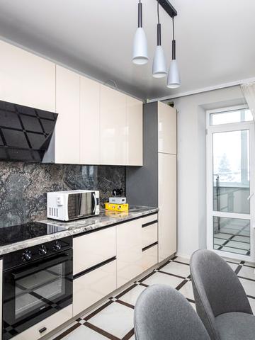 Пасічна вул., 14