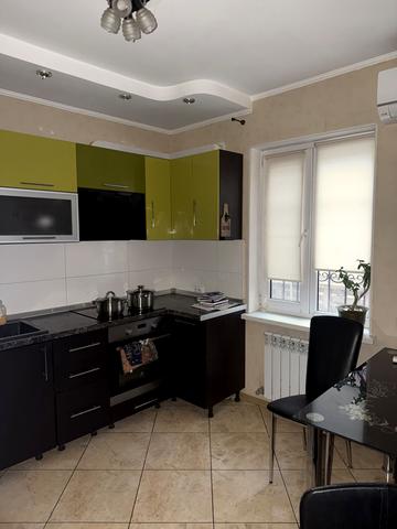 Богдана Хмельницького вул., 68