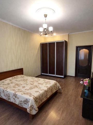 Миколи Лаврухіна вул., 12