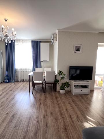 Вячеслава Чорновола вул., 60