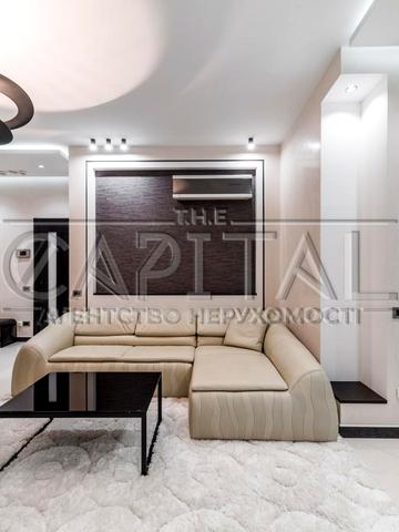 Андрія Верхогляда вул. (Михайла Драгомирова), 3