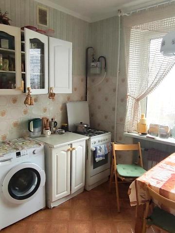 Тіниста вул., 10