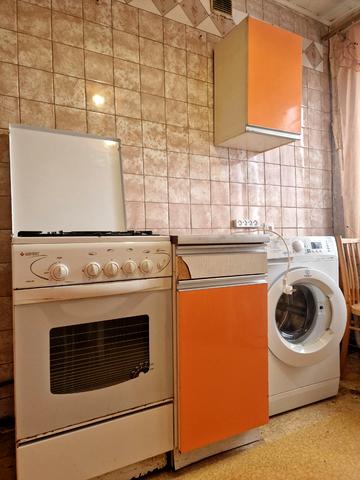 Слобожанський просп. (ім. газети Правда), 81