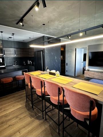 Зарічна вул., 2 к1