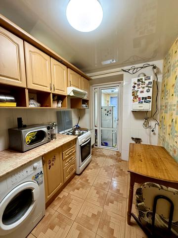 Лебединська вул., 6