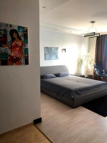 Миколи Ушакова вул., 1-В