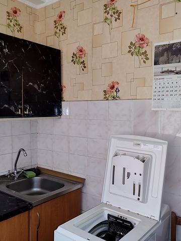 Братиславська вул., 4